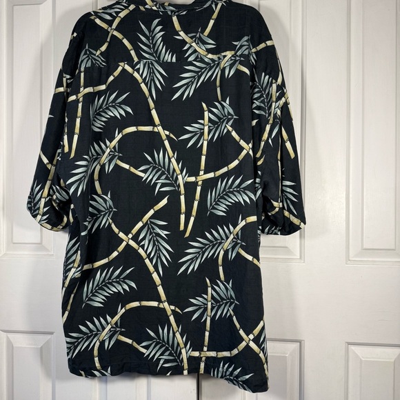 Tommy Bahama XXL Men’s Bamboo Print Hawaiian Shirt 100% Silk - Picture 2 of 10